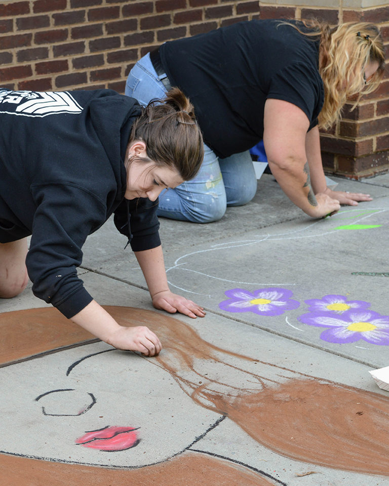Maryville College hosts eighth annual Chalk The Walk