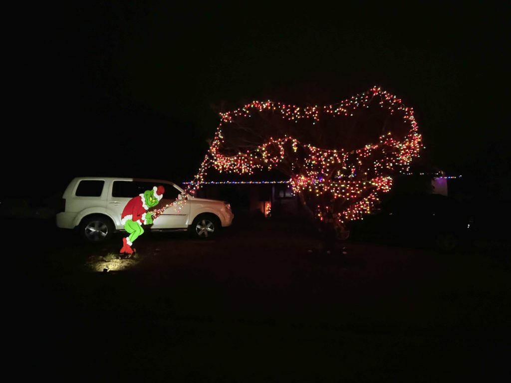 Maryville Community Begins Decorating for the Holiday Season