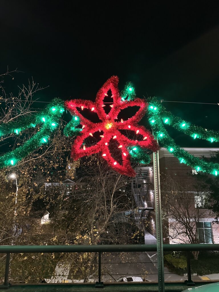 Maryville gets merry with holiday decorations