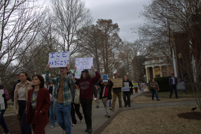 Maryville College students host ICE protest
